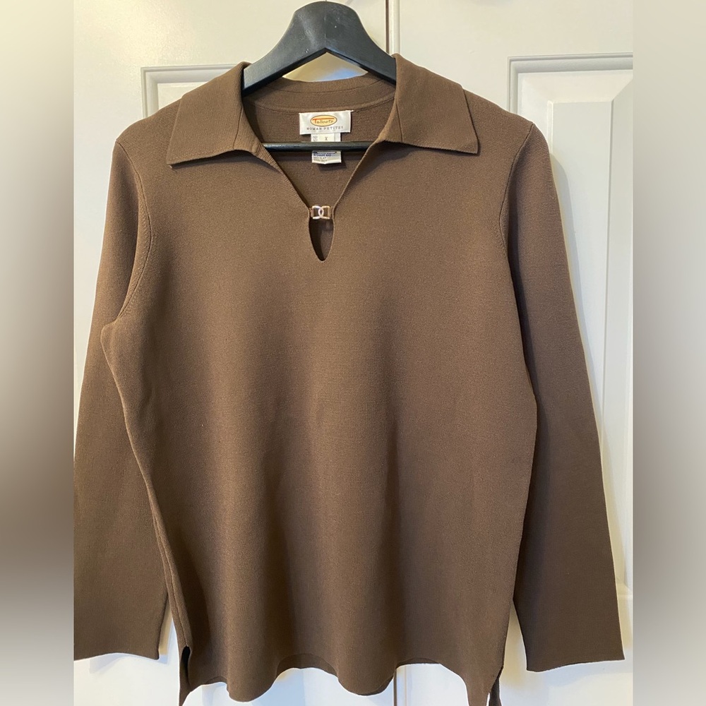 Talbots classic sweater, fine knit, beautiful detailing. Size Wm Petite